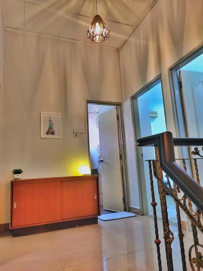 Holiday home X Semi-Detached, Up To 24 Pax, 3200Sqft, 4 Bedrooms, 3 Bathrooms, 4 Car Parks Bayan Lepas